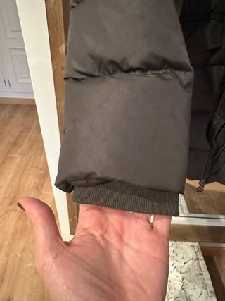 Abrigo Moncler acolchado con capucha