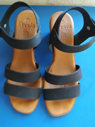 Sandalias Fresia Piel Tacón Bloque Negro