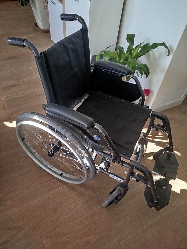 Silla de ruedas plegable