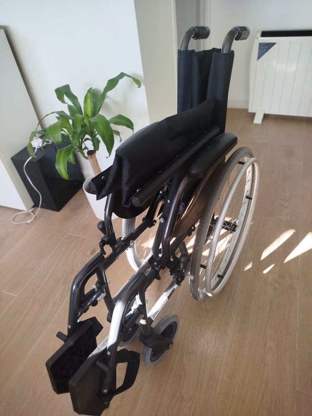 Silla de ruedas plegable