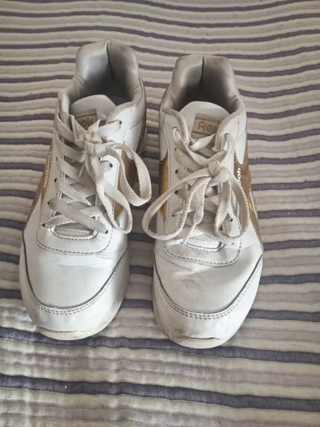 Zapatillas Reebok Blancas y Doradas