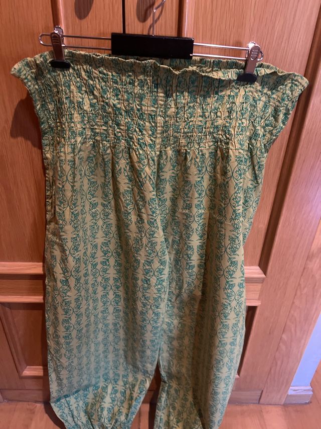 Pantalón estampado verde y amarillo