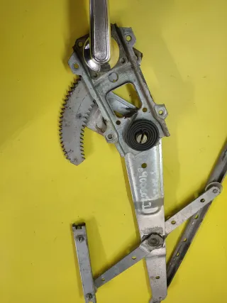 ELEVALUNAS DELANTERO IZQUIERDO NISSAN PATROL