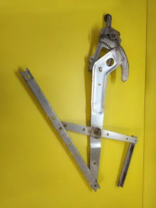 ELEVALUNAS DELANTERO IZQUIERDO NISSAN PATROL