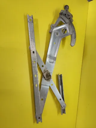 ELEVALUNAS DELANTERO IZQUIERDO NISSAN PATROL