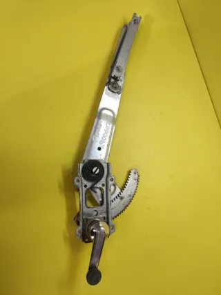 ELEVALUNAS DELANTERO IZQUIERDO NISSAN PATROL