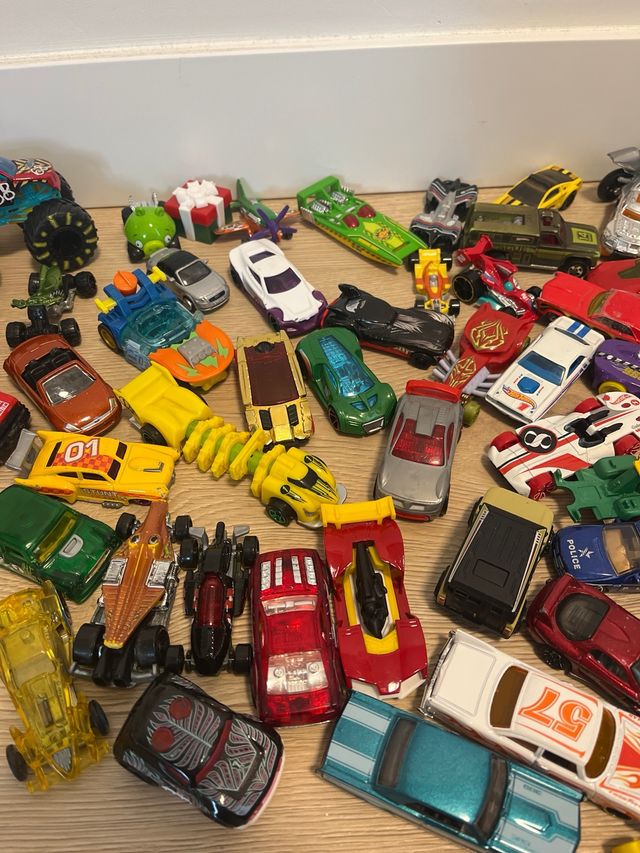 Colección Coches Hot Wheels y Más, para Estela