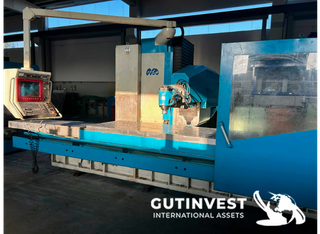 Fresadora CNC de bancada fija