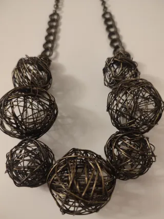 Collar vintage esferas alambre