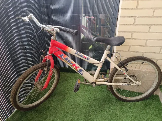 Bicicleta J.Bike Montaña Roja y Blanca