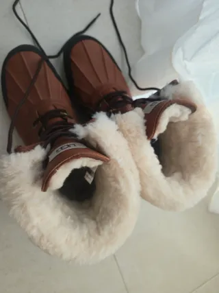 Botas UGG Marrones suela vibram