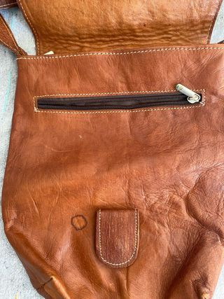 Bandolera de piel hecha a mano