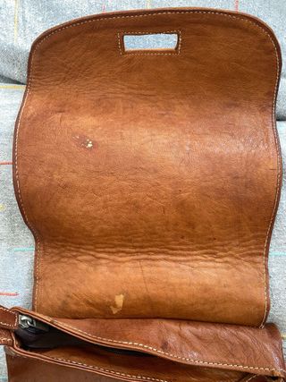 Bandolera de piel hecha a mano