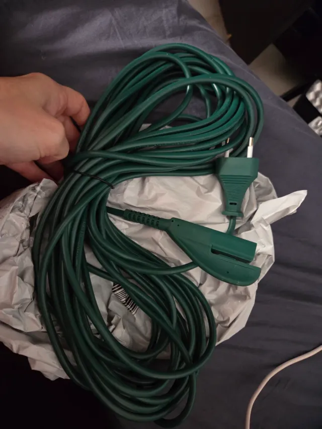 Cable electrico verde con enchufe europeo, 10 mts