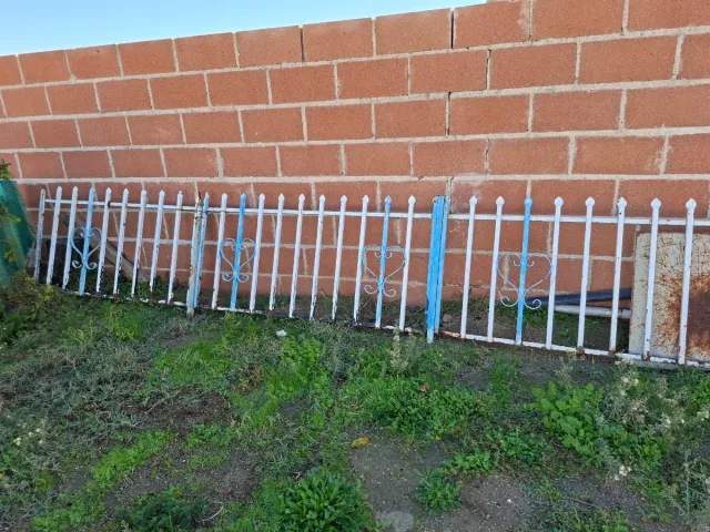 Reja de Hierro con Corazones.  Precio Negociable.