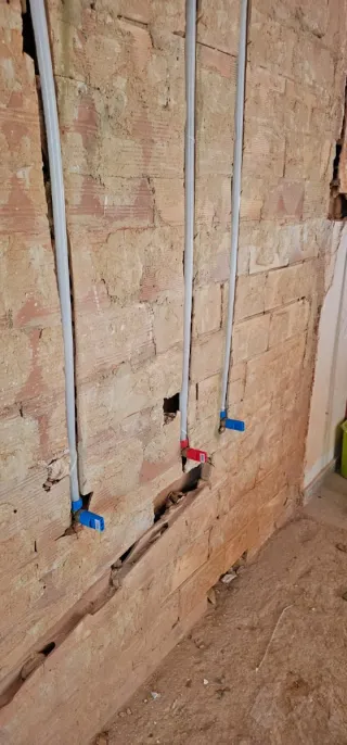 Fontanero en Jaén. Fontanería y albañilería.