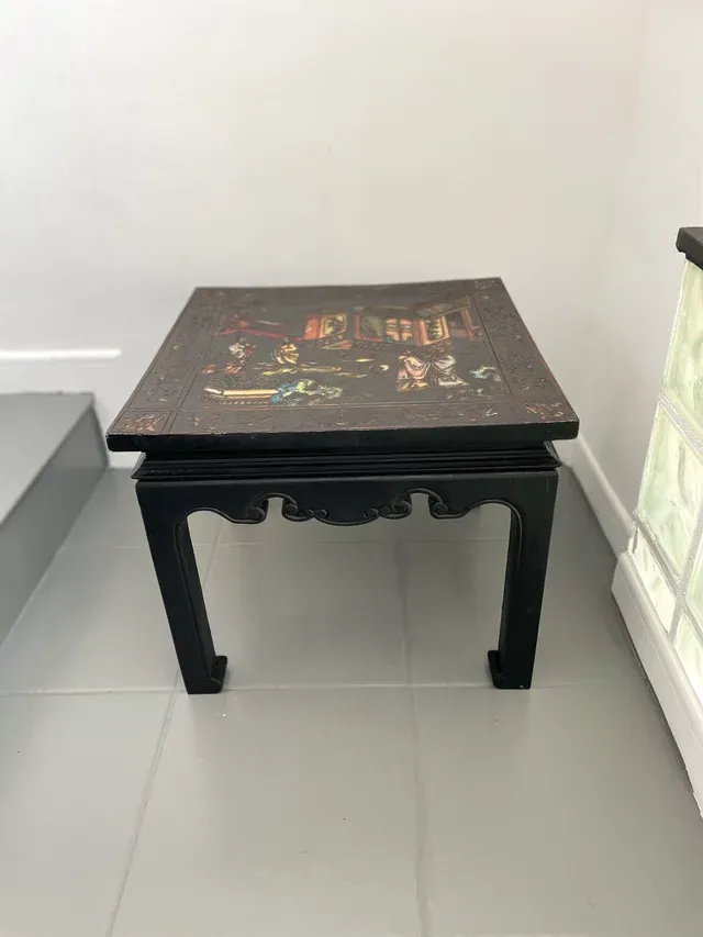 Tavolo da caffè vintage cinese in legno nero