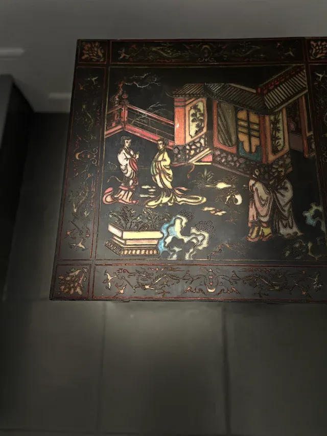 Tavolo da caffè vintage cinese in legno nero