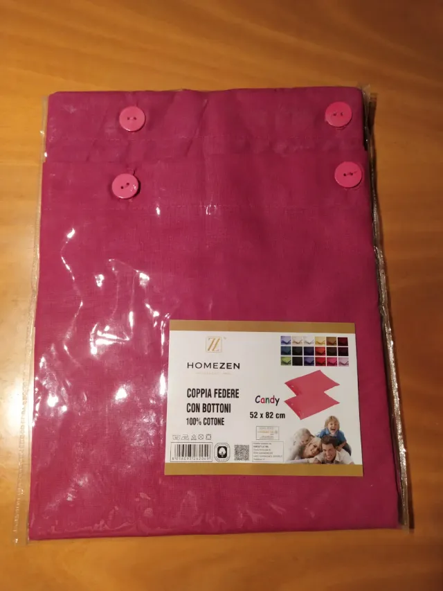 Coppia federe fucsia in cotone con bottoni