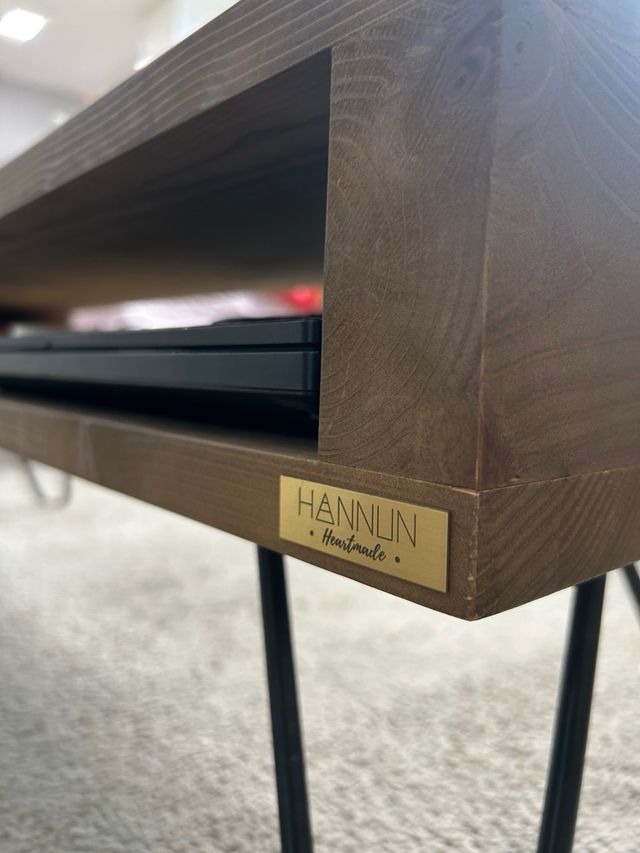 Mesa de centro de madera y metal