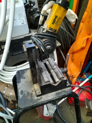 Cortatubos eléctrico REMS Cento + Soporte