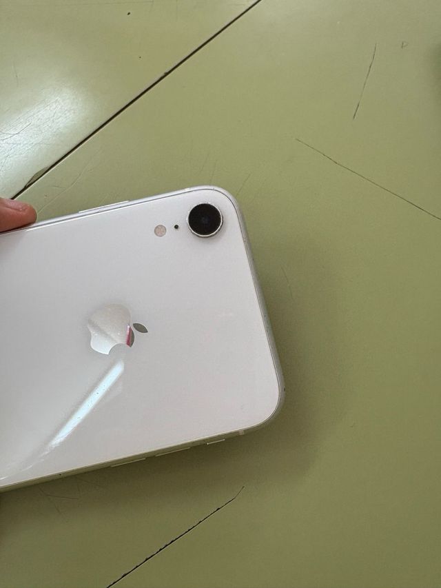 iPhone XR Apple