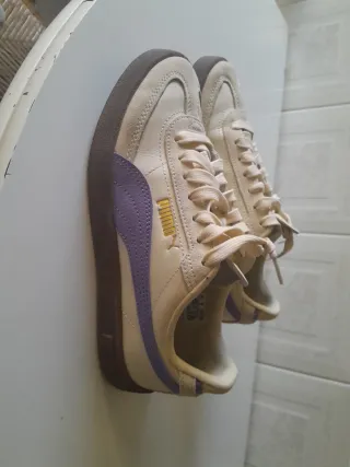 Zapatillas Puma Beige y Morado Talla 37