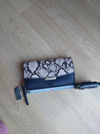 Monedero Parfois estampado serpiente. Sin estrenar