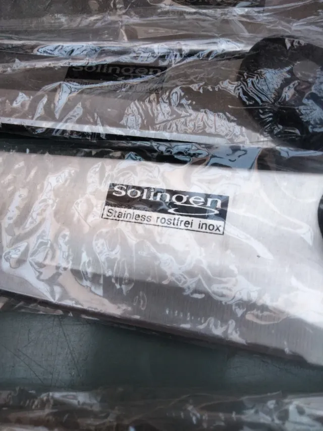 Lote de cuchillos y cubiertos