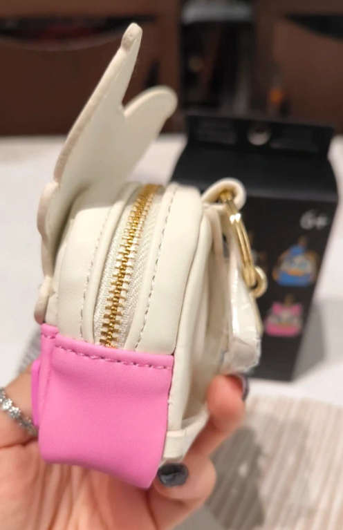 Mini mochila Loungefly Disney Goofy y Daisy