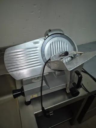 Cortadora de fiambres profesional