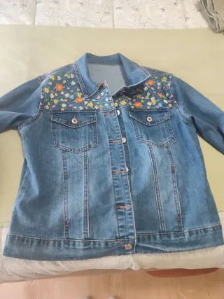Chaqueta vaquera mujer floral