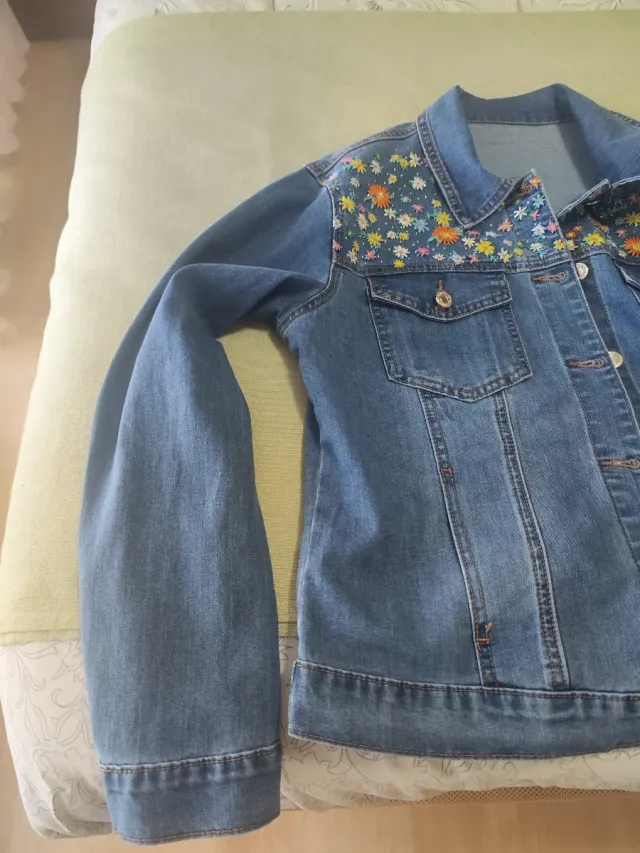 Chaqueta vaquera mujer floral