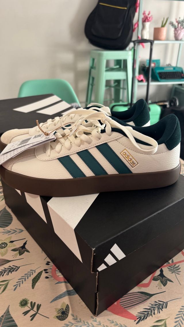 Zapatillas Adidas VL Court 3.0 Talla 40 Nuevas