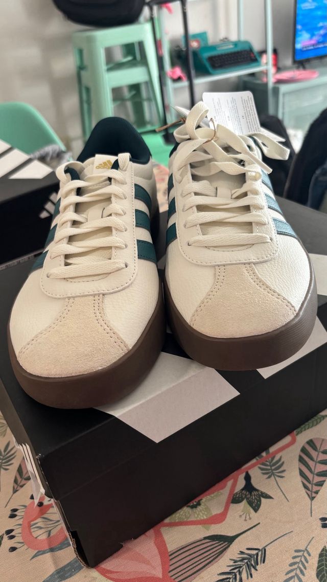 Zapatillas Adidas VL Court 3.0 Talla 40 Nuevas