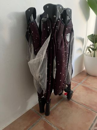 Cuna de viaje plegable con frenos homologada