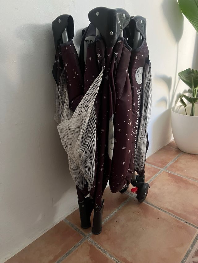 Cuna de viaje plegable con frenos homologada