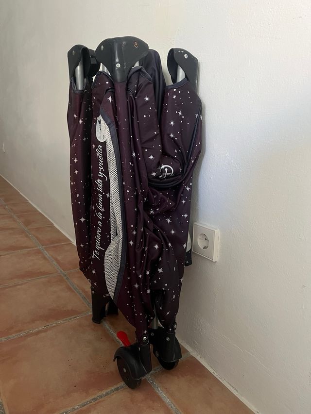 Cuna de viaje plegable con frenos homologada