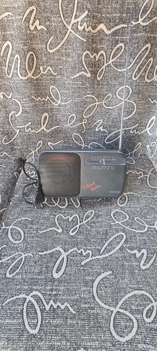 Radio Universum 3 Bandas Pilas/AC
