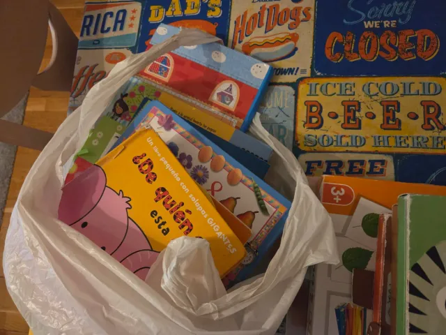 Regalo cuentos y juegos (solo entrega en mano)