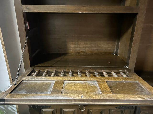 Mueble auxiliar de madera maciza