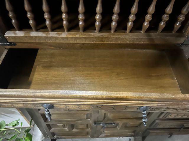 Mueble auxiliar de madera maciza