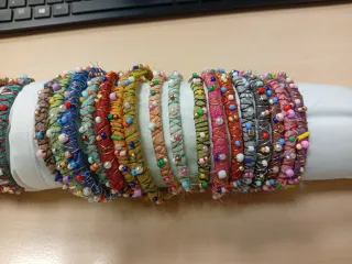 Pulseras artesanales con cuentas