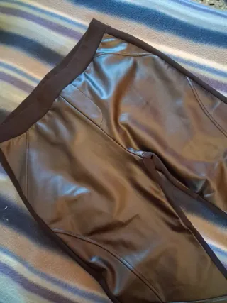 Pantaloni finta pelle neri