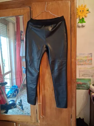 Pantaloni finta pelle neri