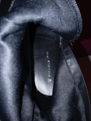 Botines negros con tachuelas