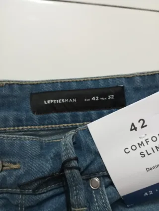 Pantalón vaquero corto de hombre nuevo a estrenar