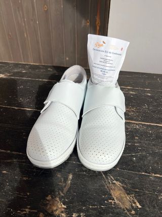 Zuecos Dian Blancos Talla 39