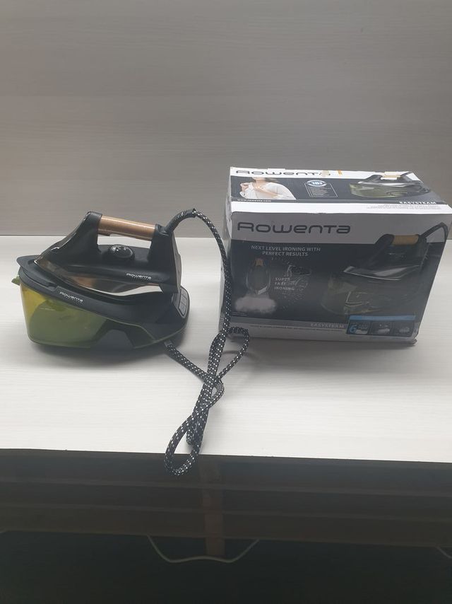 Centro de engomar Rowenta EasySteam 6 bares