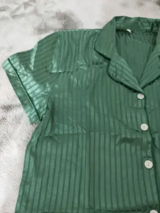 Pijama satén verde rayas verano